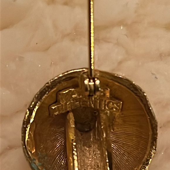 Van’s Authentic Mushroom Gold Color Pendant Charm Brooch Pin - Picture 4 of 17